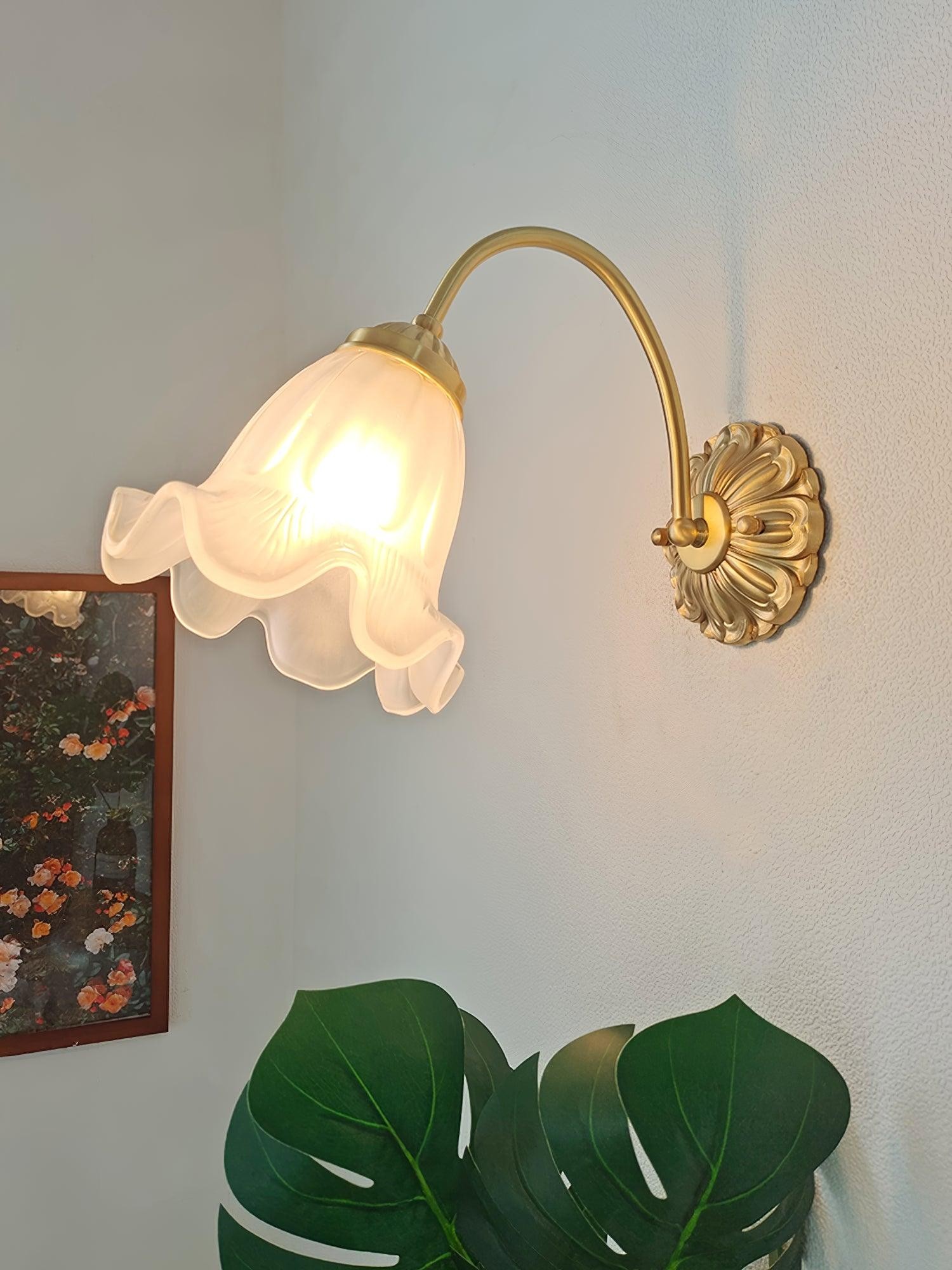 Nordic Modern Retro Elegant Flower Brass Glass Wall Lamp M490