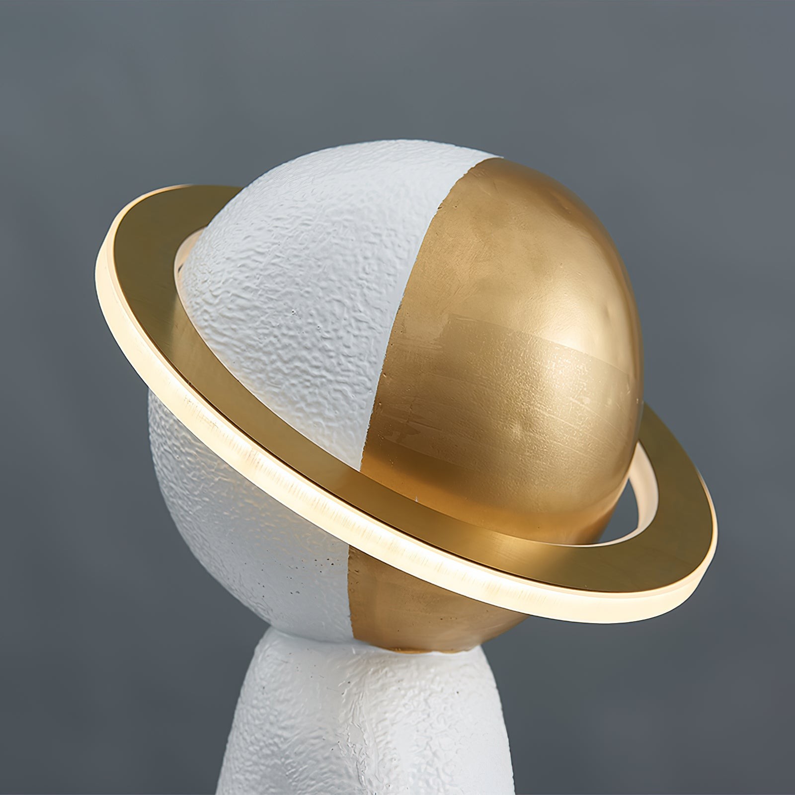 Modern Space Astronaut Resin Table Lamp M407