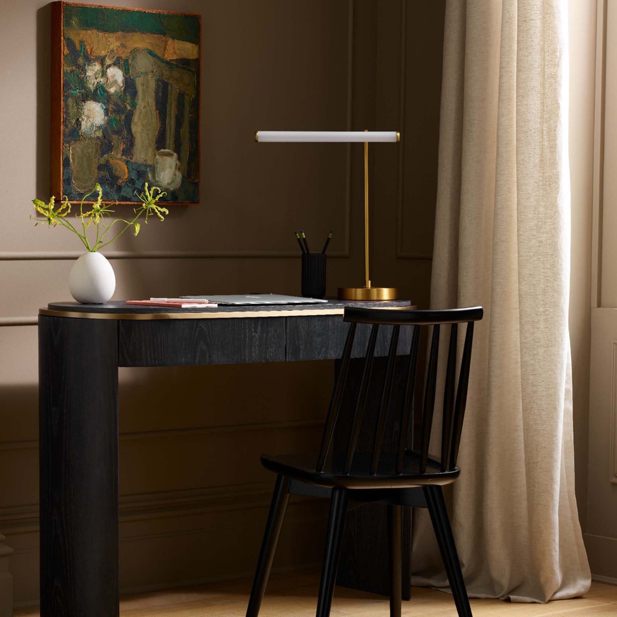 Voro Modern LED USB Table Lamp - Sleek Metal Desk & Bedside Lighting T170