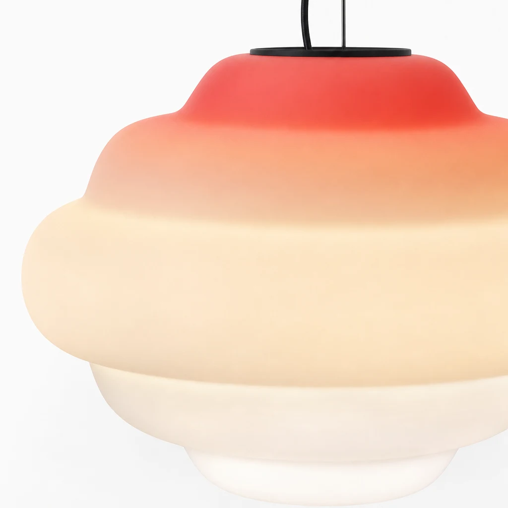 Nærbilde av Gradient Cloudy-pendellampen i frostet glass og farget finish