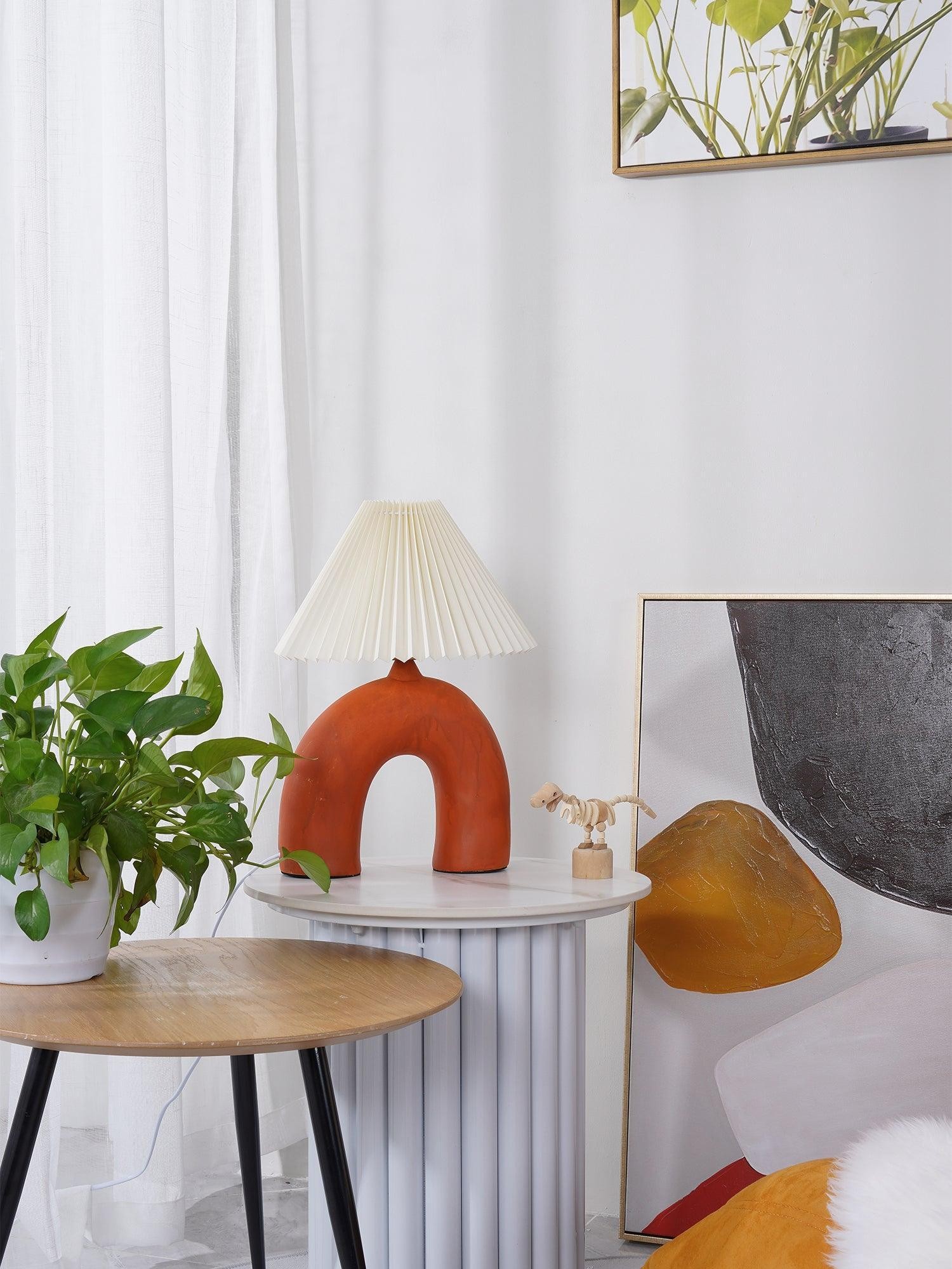 Arched Pleated Table Lamp M495