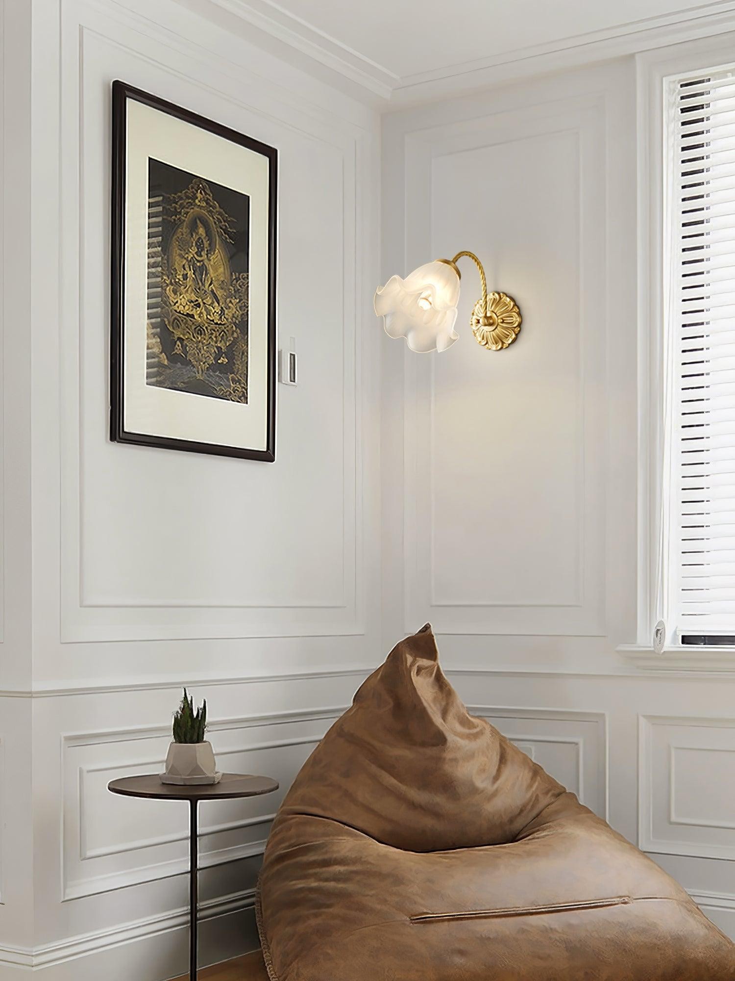 Nordic Modern Retro Elegant Flower Brass Glass Wall Lamp M490