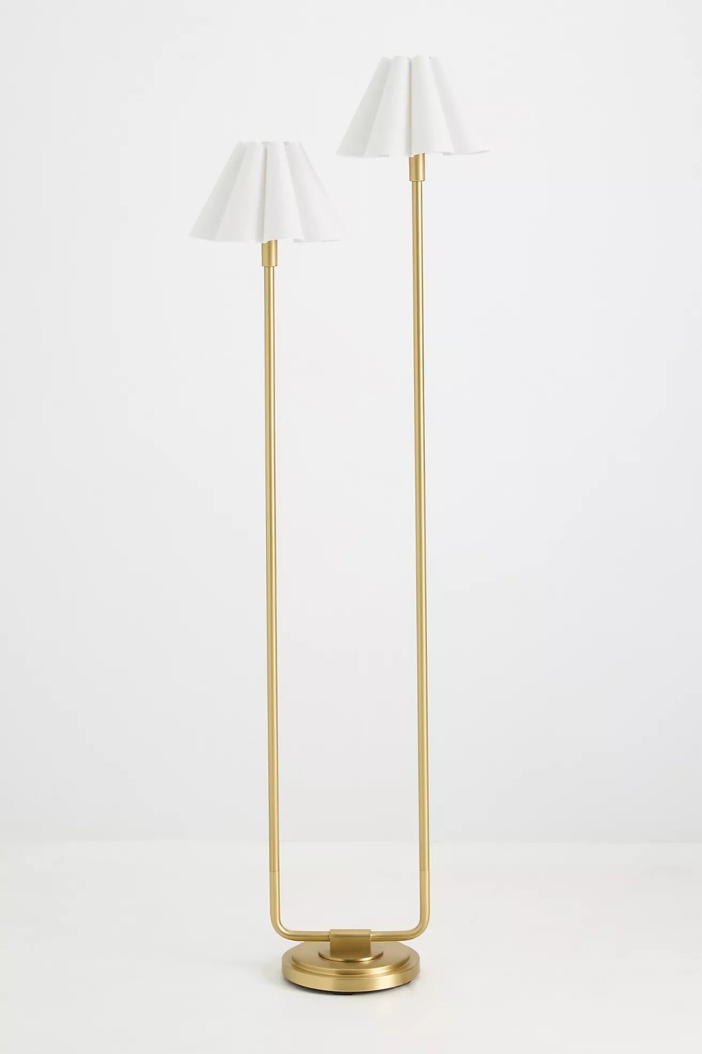Capirise Gold Scalloped Shade Floor Lamp - Contemporary Metal Lighting for Bedroom T058