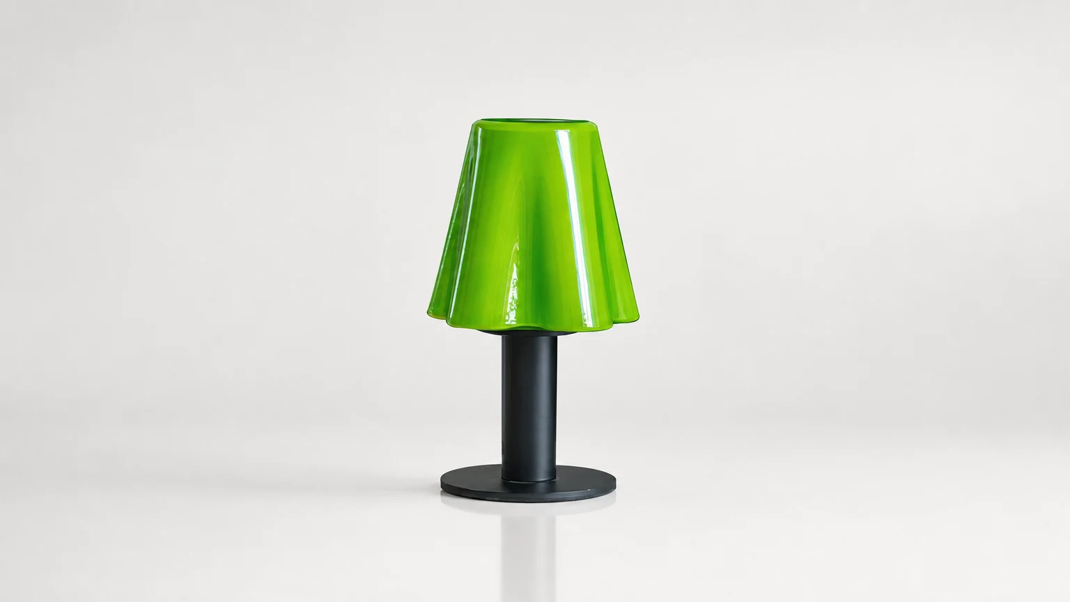Lampa stołowa Mossy D109 pokazana w ciepłej scenie wnętrza