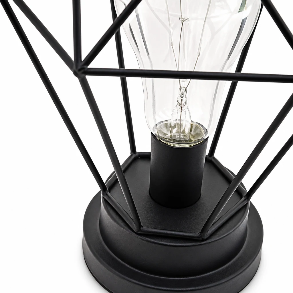 Zbliżenie na materiał i ramę lampy stołowej LED DECOR