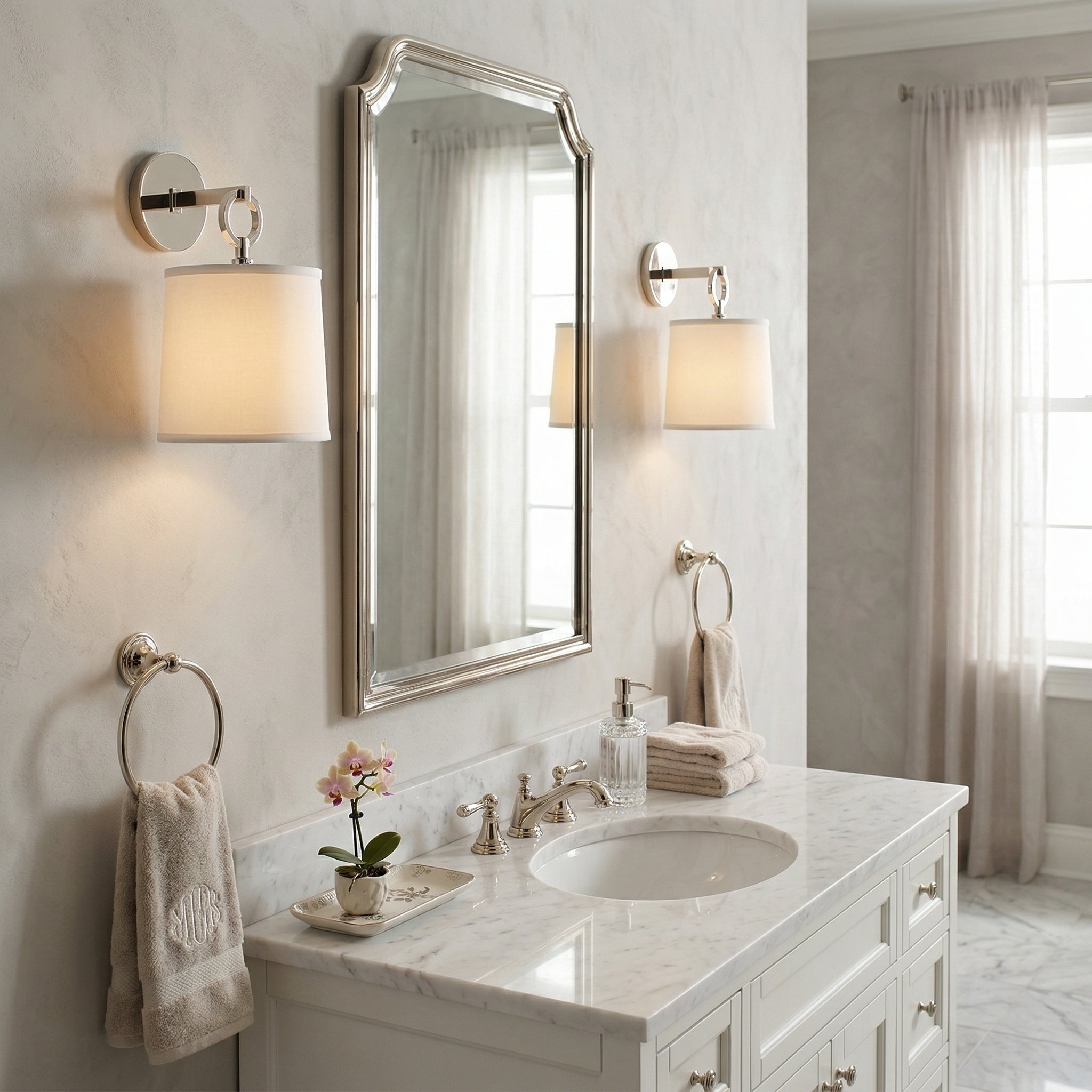 Full Circle Sconce D616
