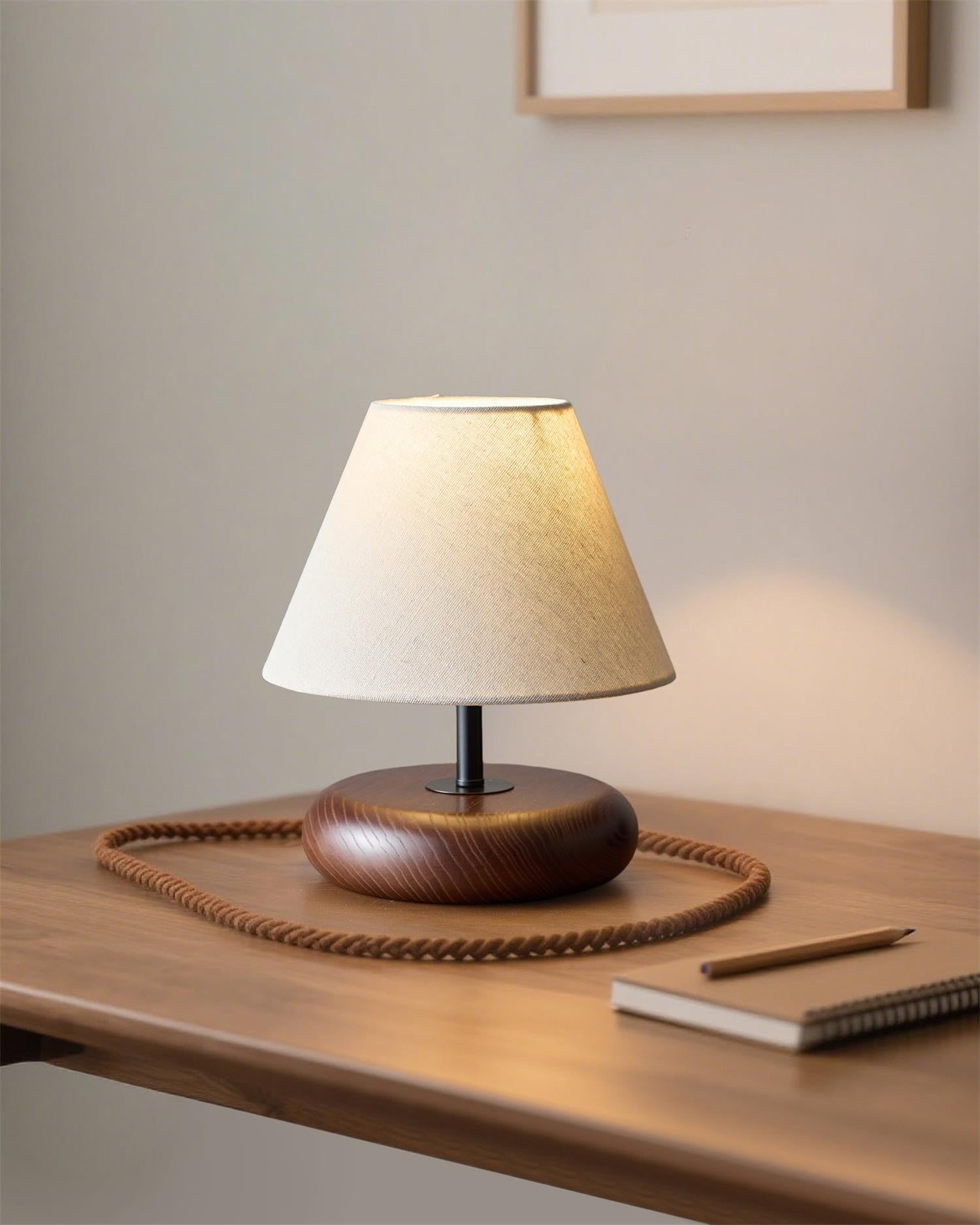 Lampa stołowa Olen D100 stylizowana na biurko z notatnikami