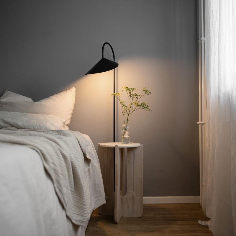 Leaf Shape Swivel Metal Wall Lamp