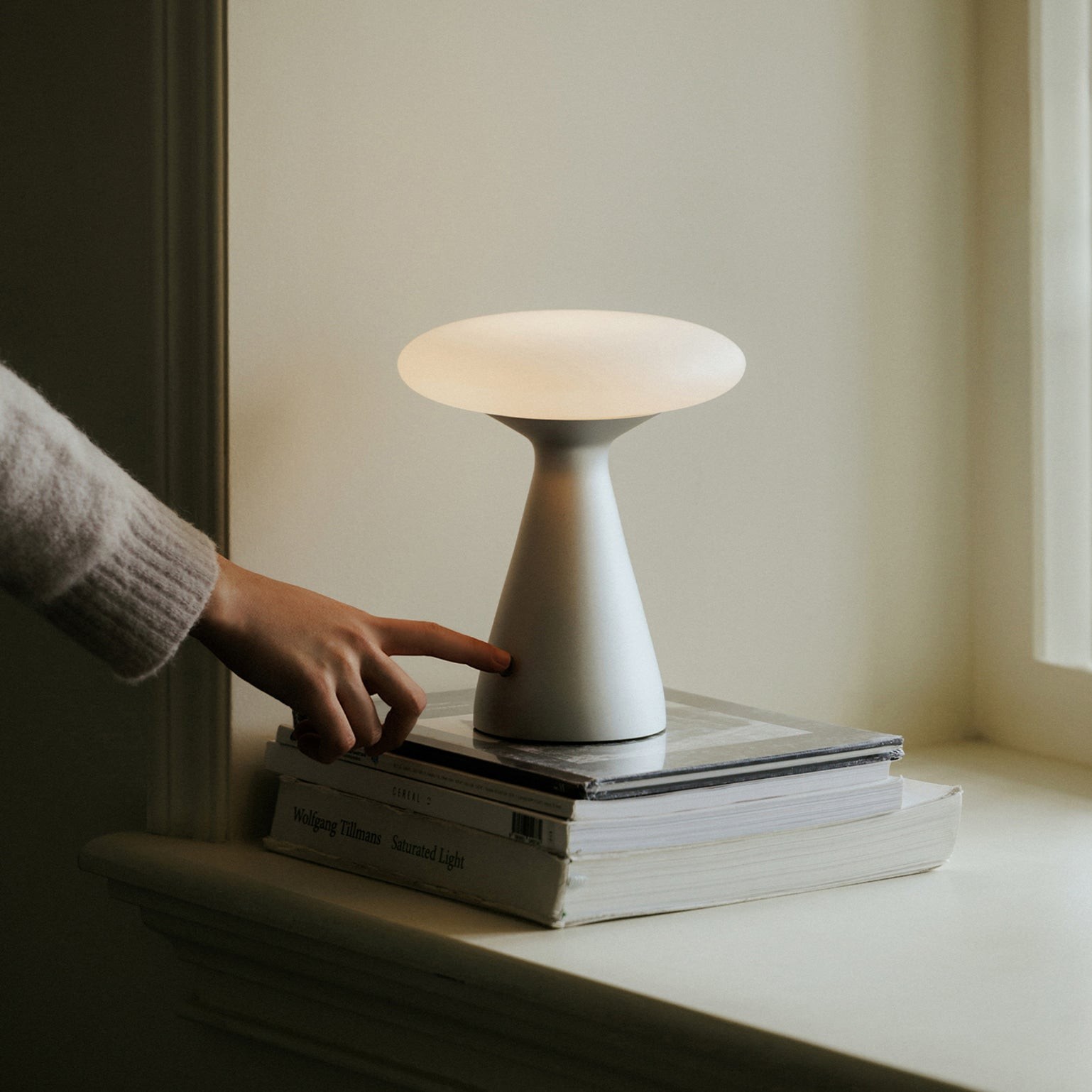 Simple Style Touch Dimming Table Lamp M248