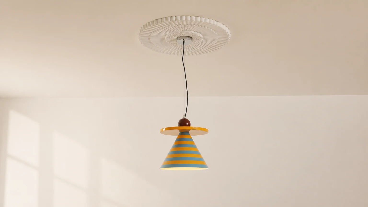 Lampa wisząca Riva D41 w kolorowej aranżacji pomieszczenia
