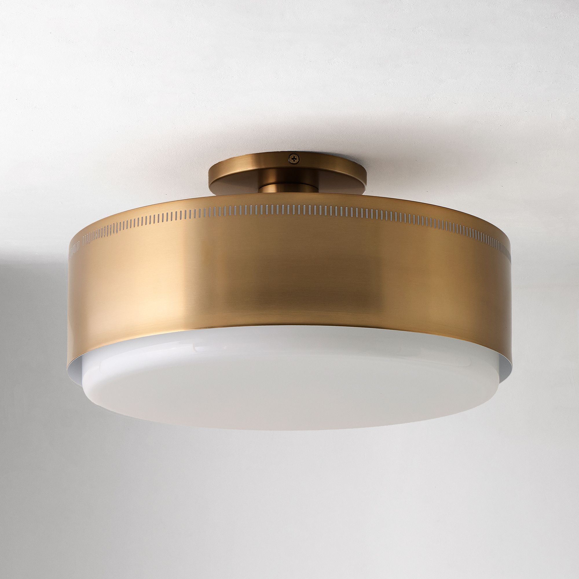 Bolvira Metal Flush Mount - Contemporary Ceiling Light with Subtle Glow T070