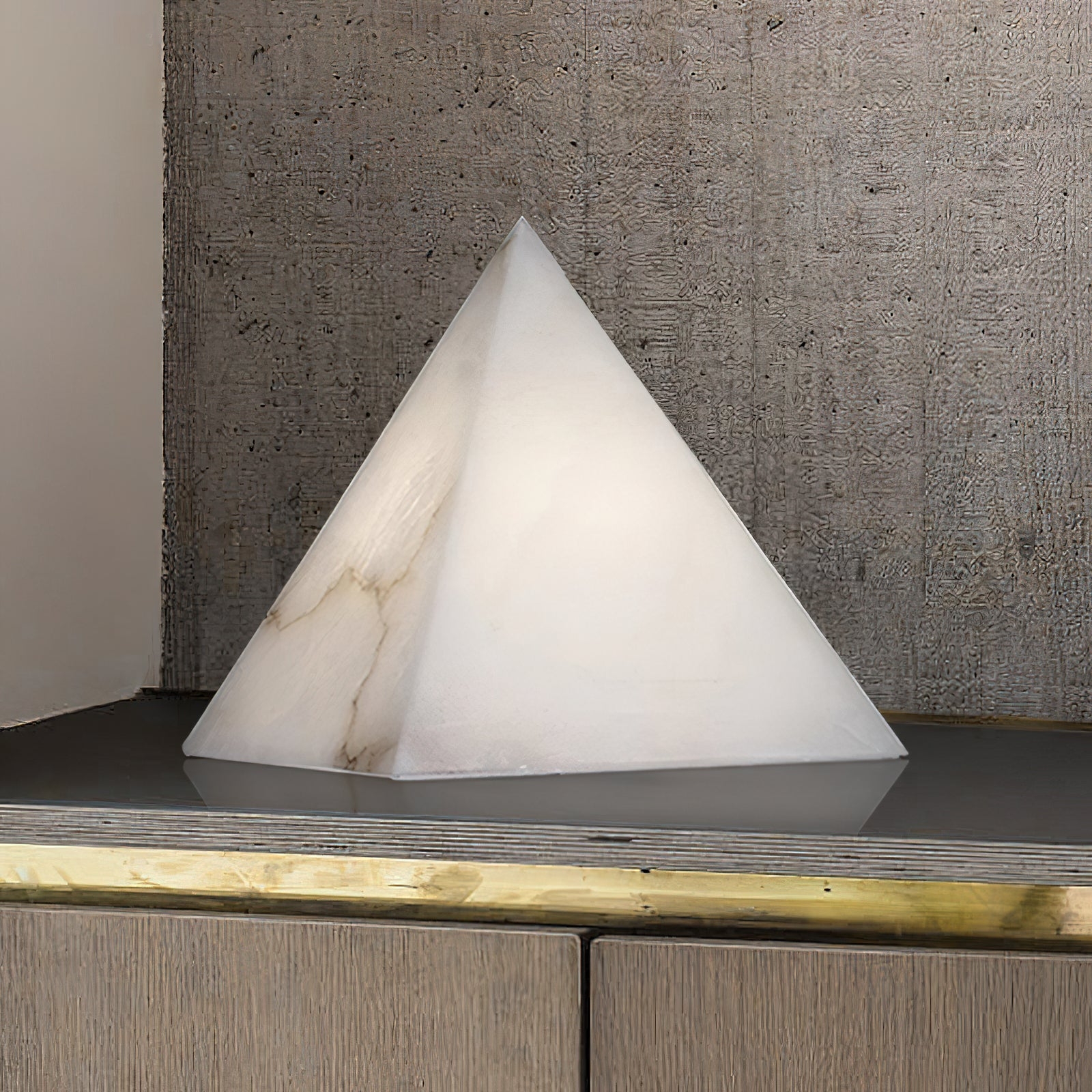 Alabaster Pyramid Table Lamp D428