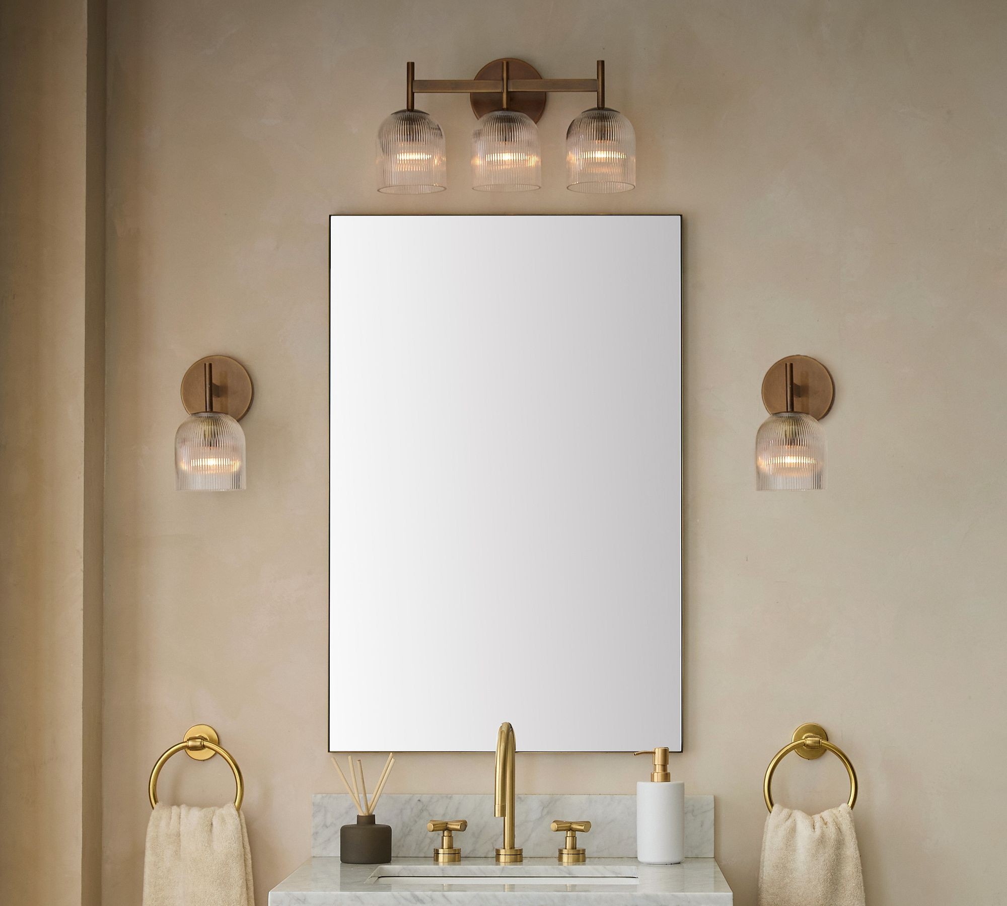 Bravira Ribbed Glass Sconce - Metal Wall Light with Clear Glass Shade T074