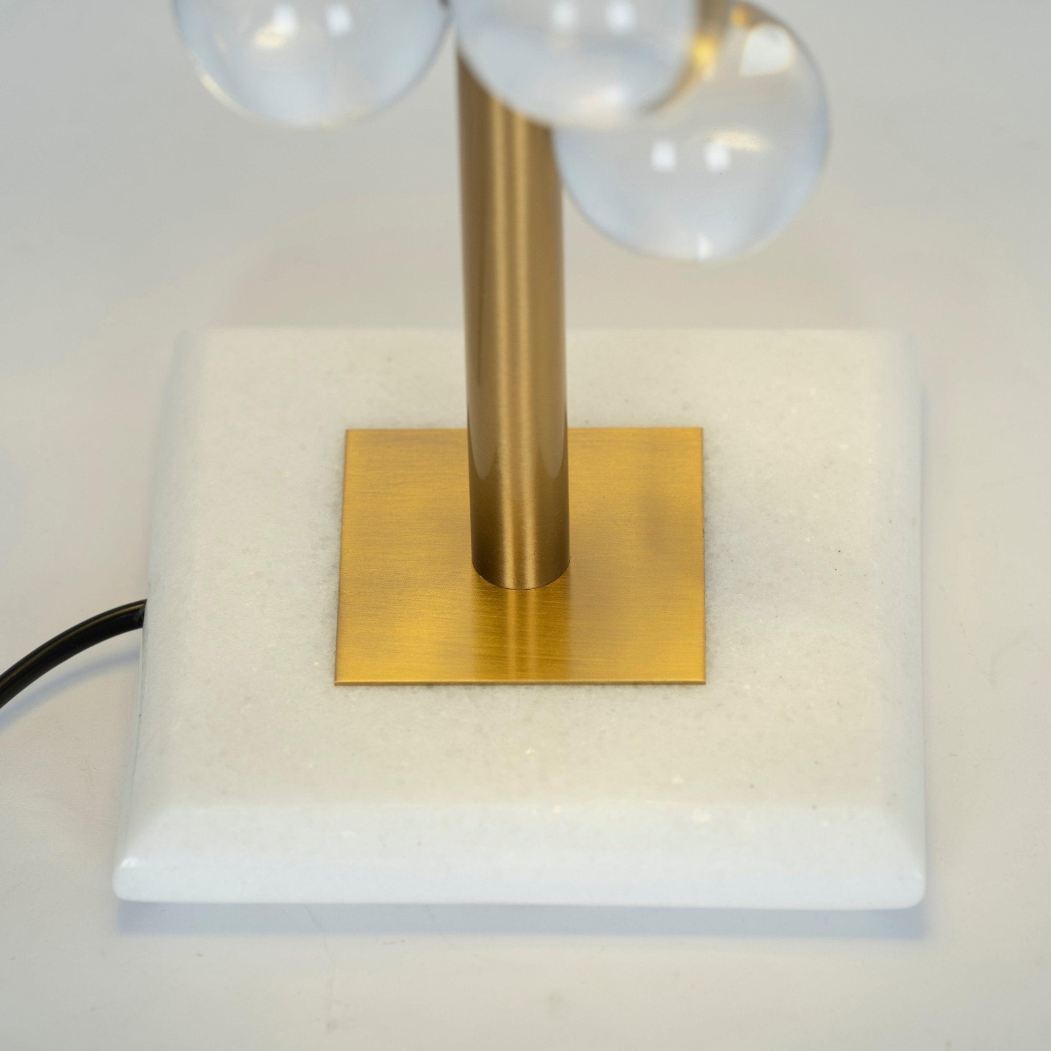 Modern Creative Metal Table Lamp M374