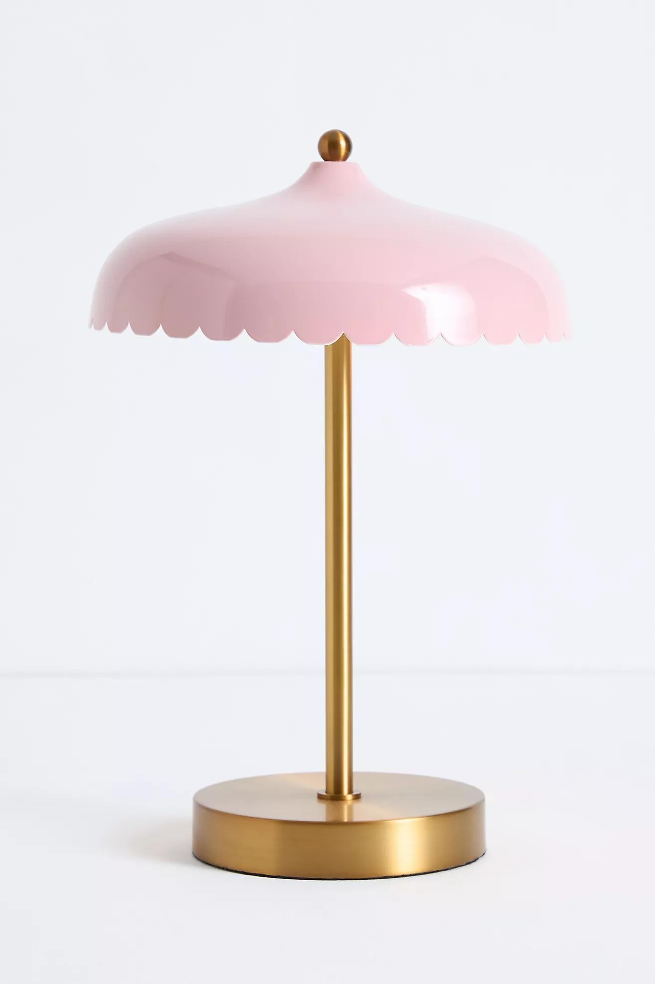Rayla Scallop Task Lamp – Retro Task Lighting with Style T210