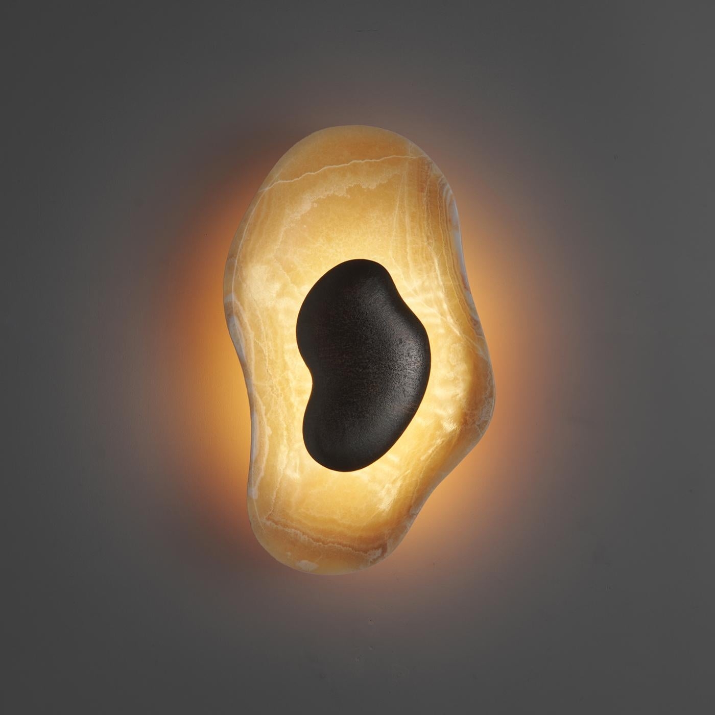 Oyster Hammered Onyx Sconce D725