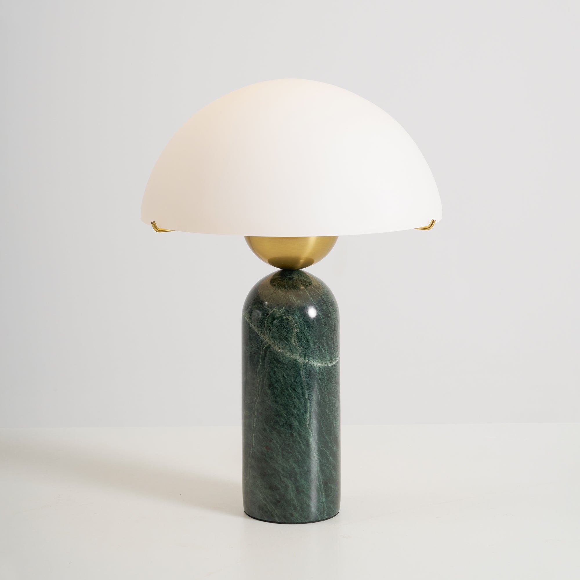 Peono Alabaster Table Lamp D440
