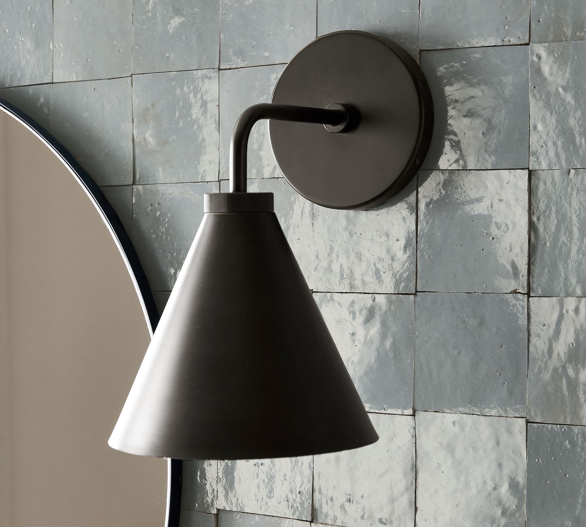 Korvi Iron Tapered Sconce Light - Wall Fixture in Black or Brass T125
