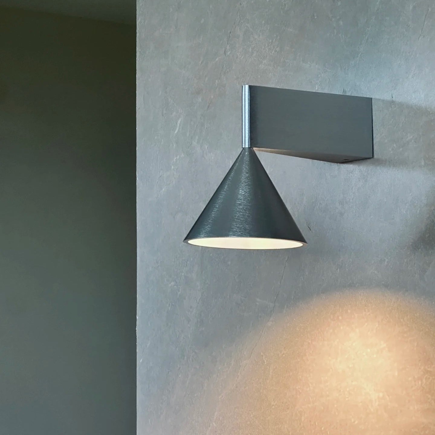 Apollo Aluminum Wall Lamp D720
