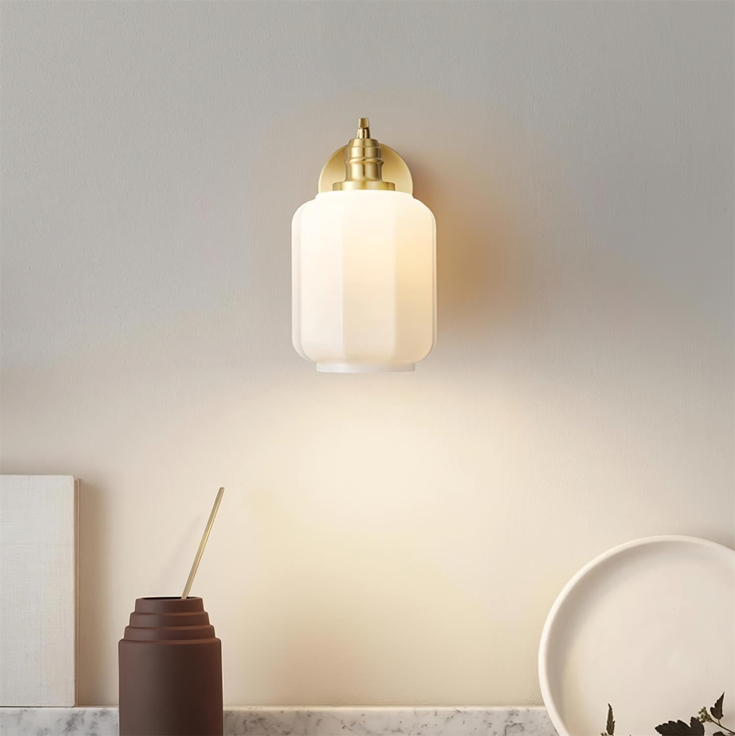 Henry Plug In Wall Lamp D42