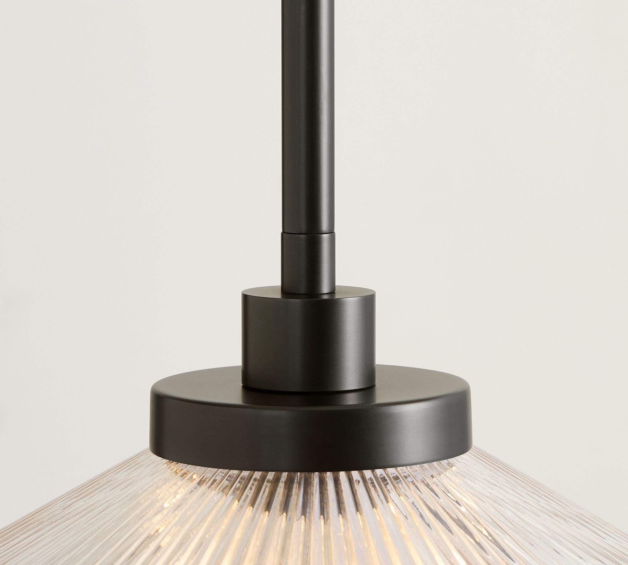 Bravira Ribbed Glass Pendant Light - Elegant Kitchen Island Lamp T073