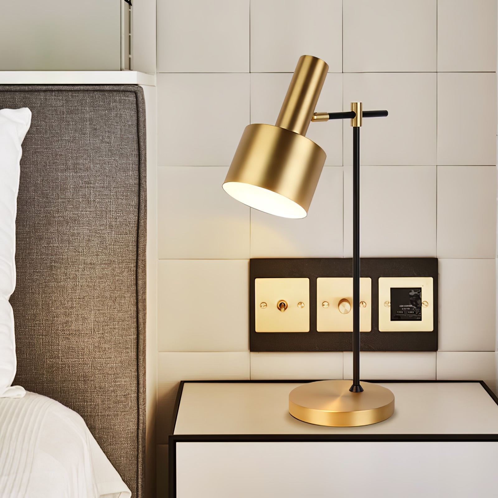 Metal Minimalist Art Deco Table Lamp M544