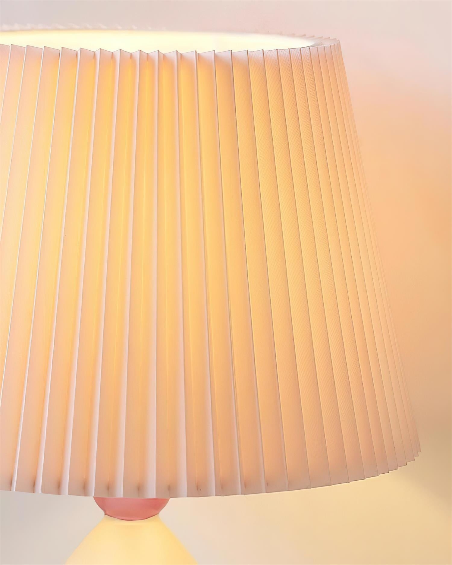 Luma Globe Table Lamp D210