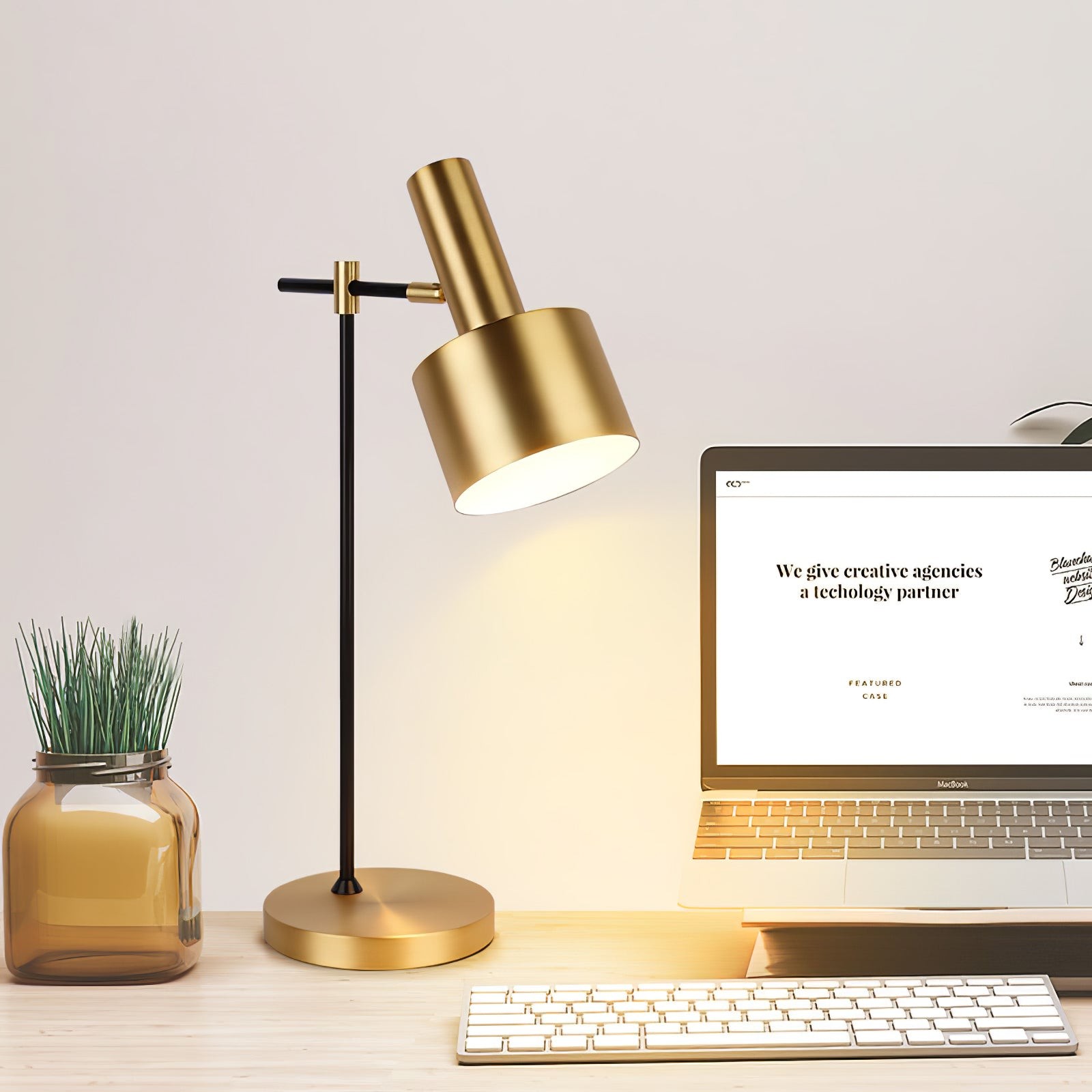 Metal Minimalist Art Deco Table Lamp M544