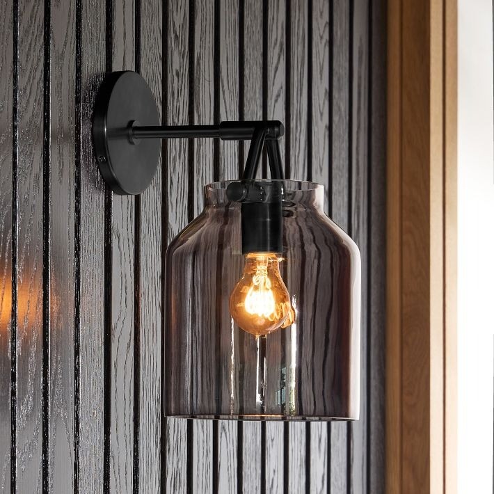 Hanton Minimalist Outdoor Wall Light - Matte Metal Industrial Sconce for Modern Spaces T154