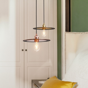 Lampy wiszące VELIQ Slim Disk we wnętrzu sypialni