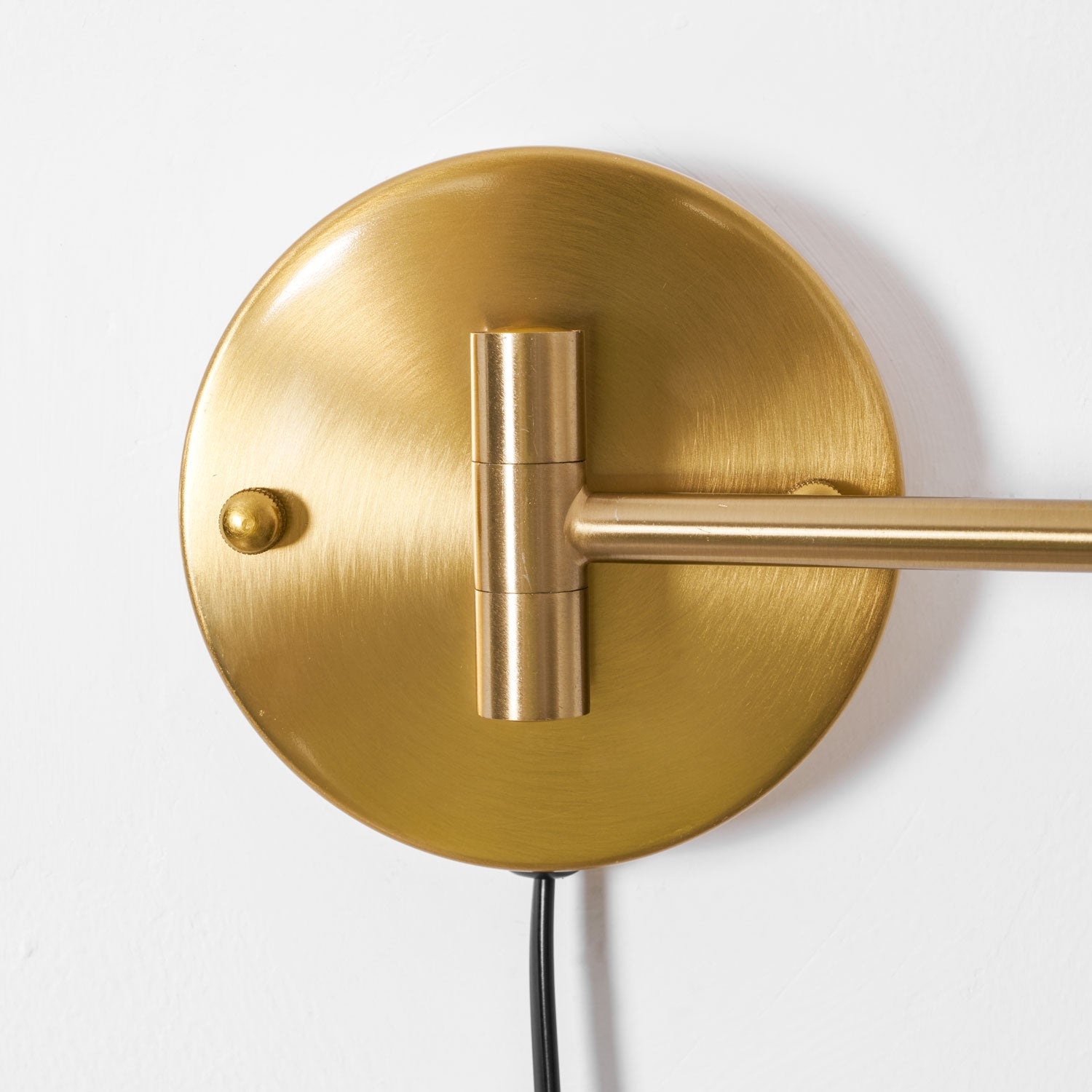 Adjustable Arm Plug In Wall Lamp D371