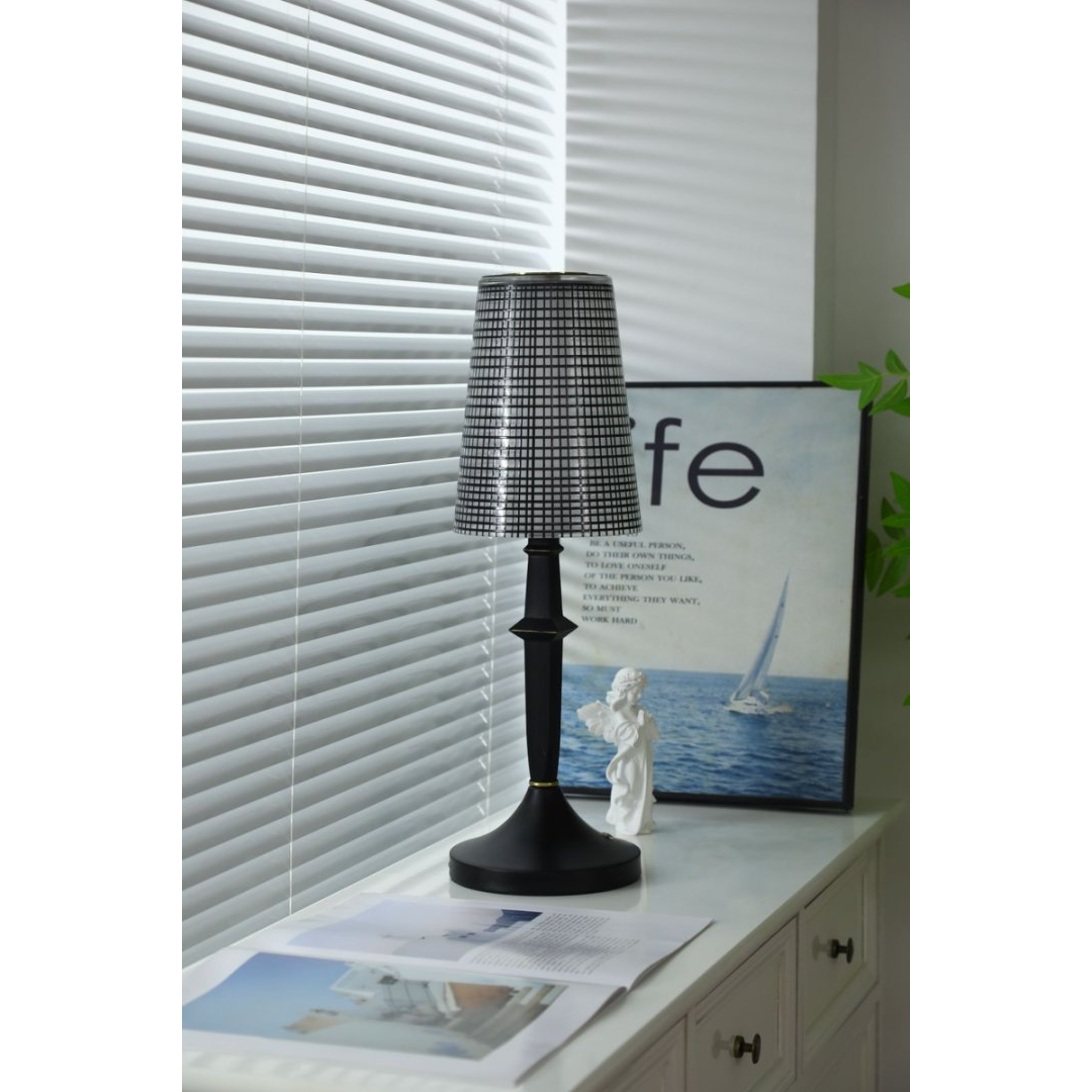Devon Black Table Lamp D709