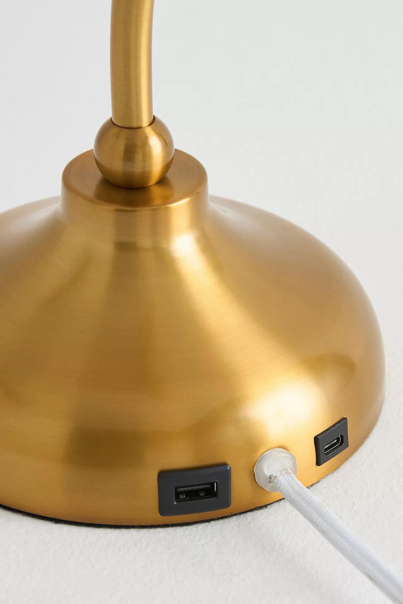 Rayla Scallop Task Lamp – Retro Task Lighting with Style T210