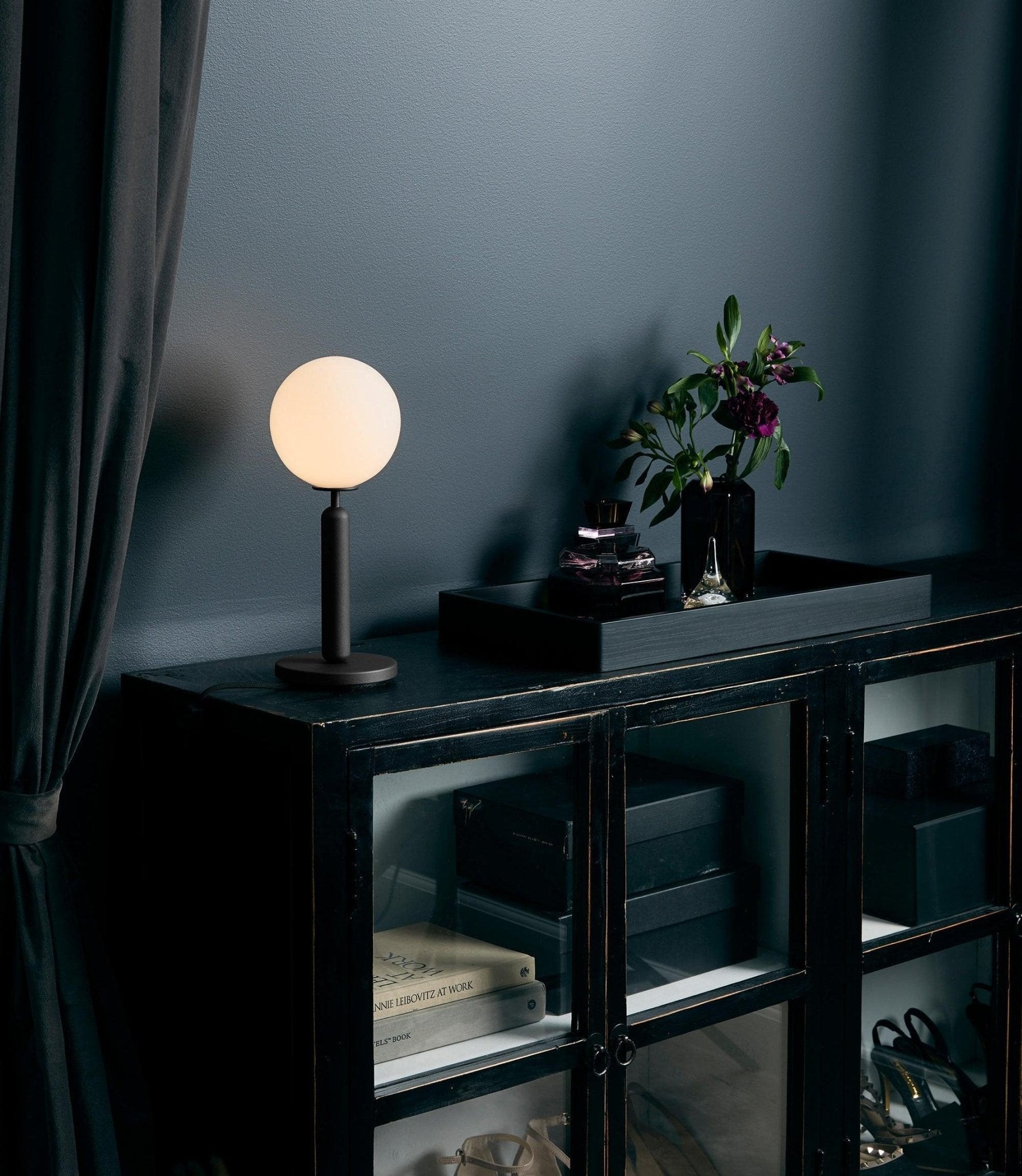 Spherical Stylish Glass Induction Table Lamp M48
