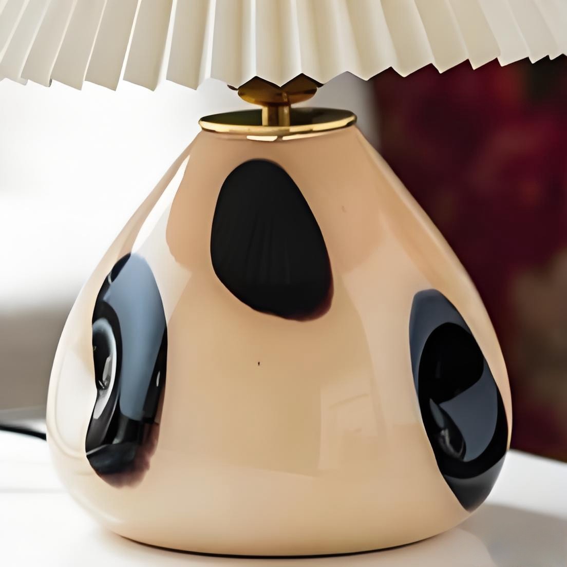 Undara Table Lamp - Pleated Fabric Shade Glass-Base Decorative Lamp for Living Room T591