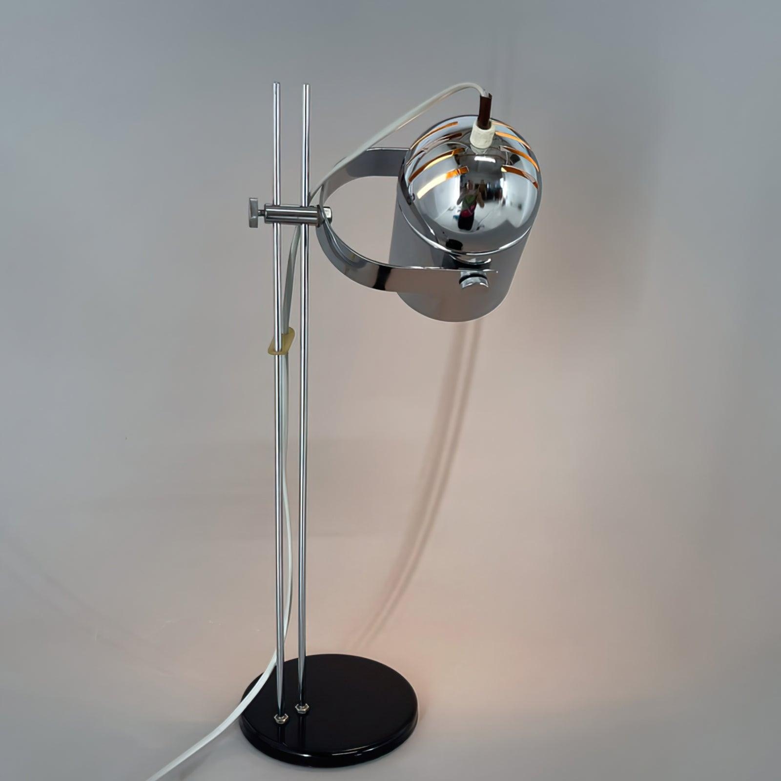 Adjusta Liftable Desk Lamp D370