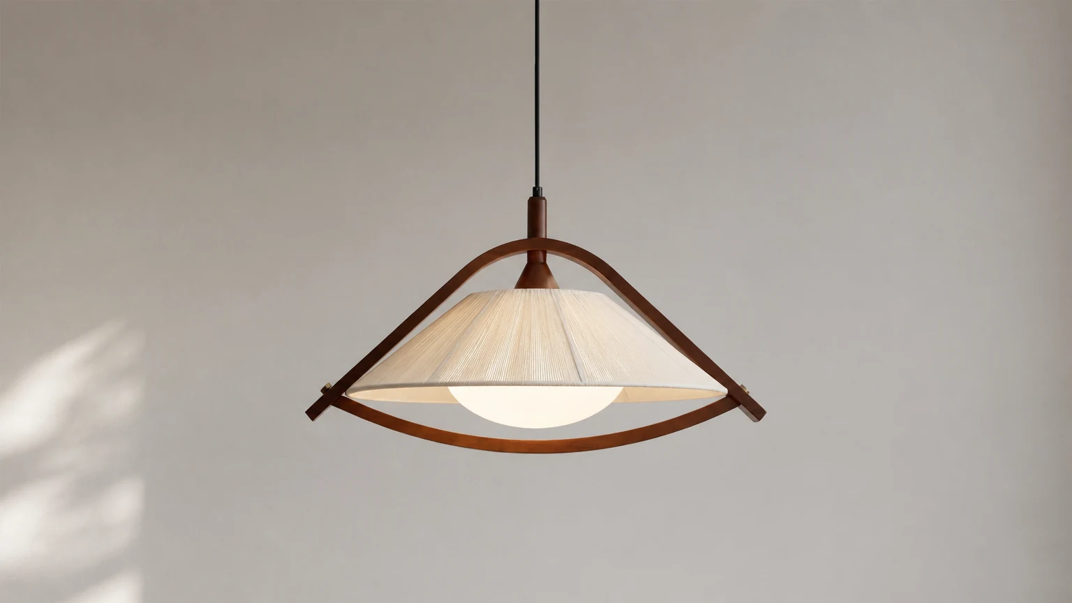 Lampa wisząca Sonoma D90 w scenerii ciepłego pomieszczenia