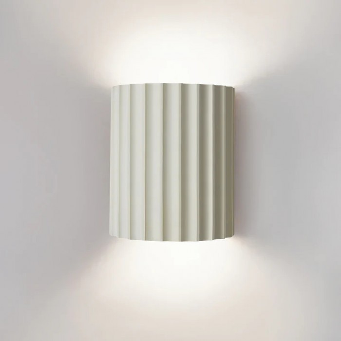 Scandinavian Ribbed Resin Fluted Wall Lamp S92