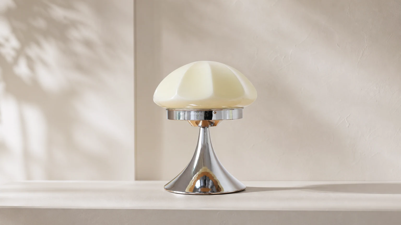 Bauhaus Szklana Lampa Stołowa Do Sypialni M390 w aranżacji sypialni