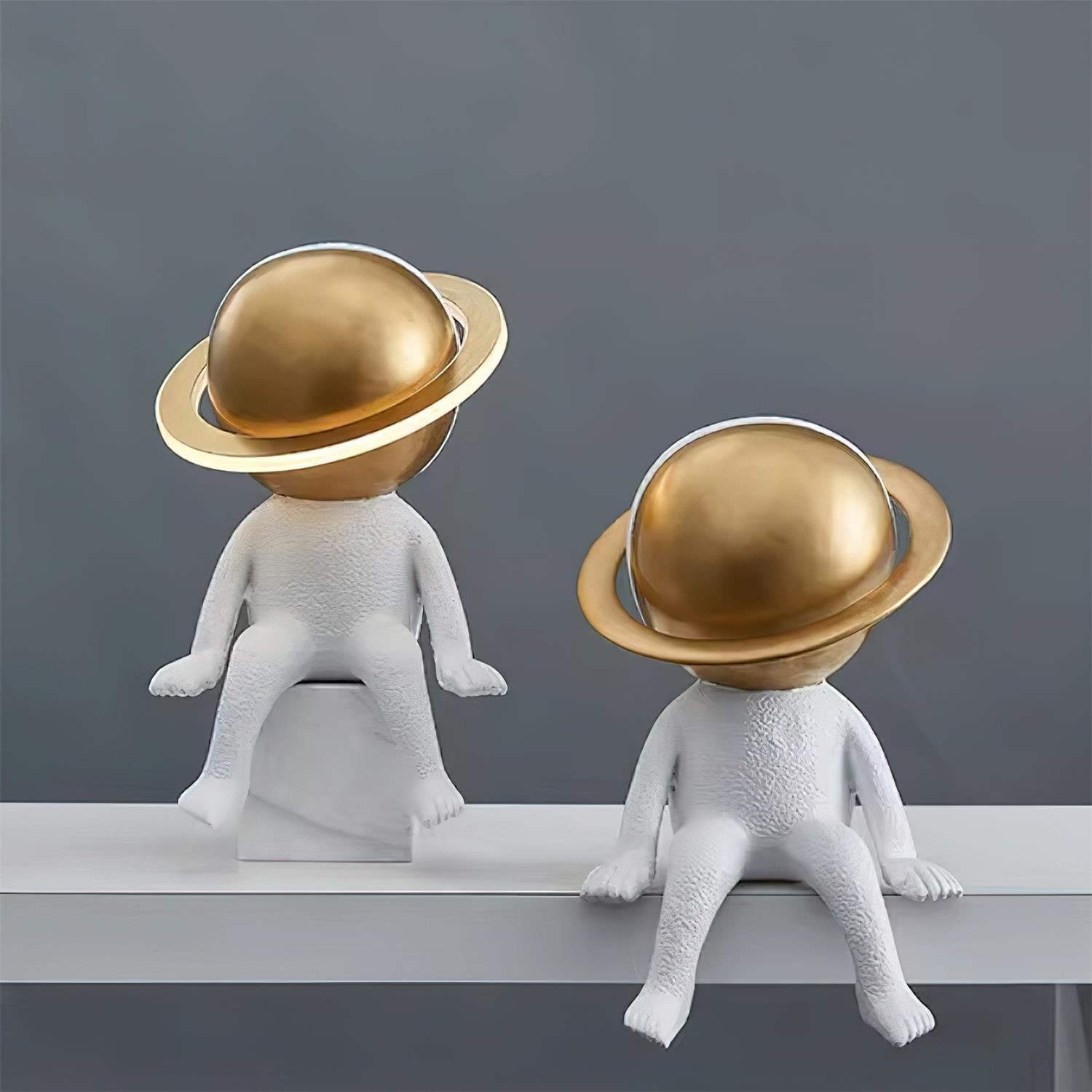 Modern Space Astronaut Resin Table Lamp M407