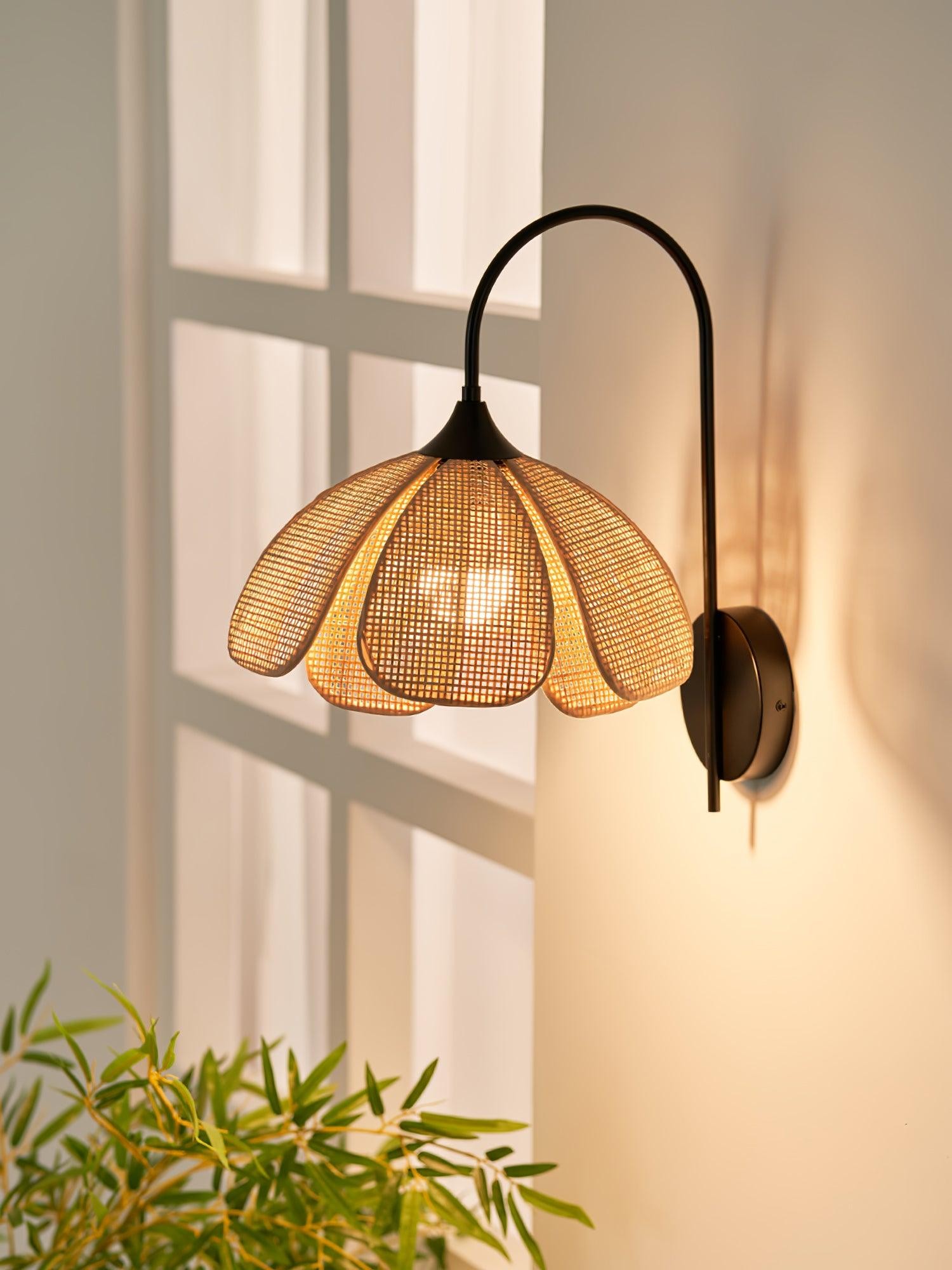 Rattan Petal Wall Lamp M28