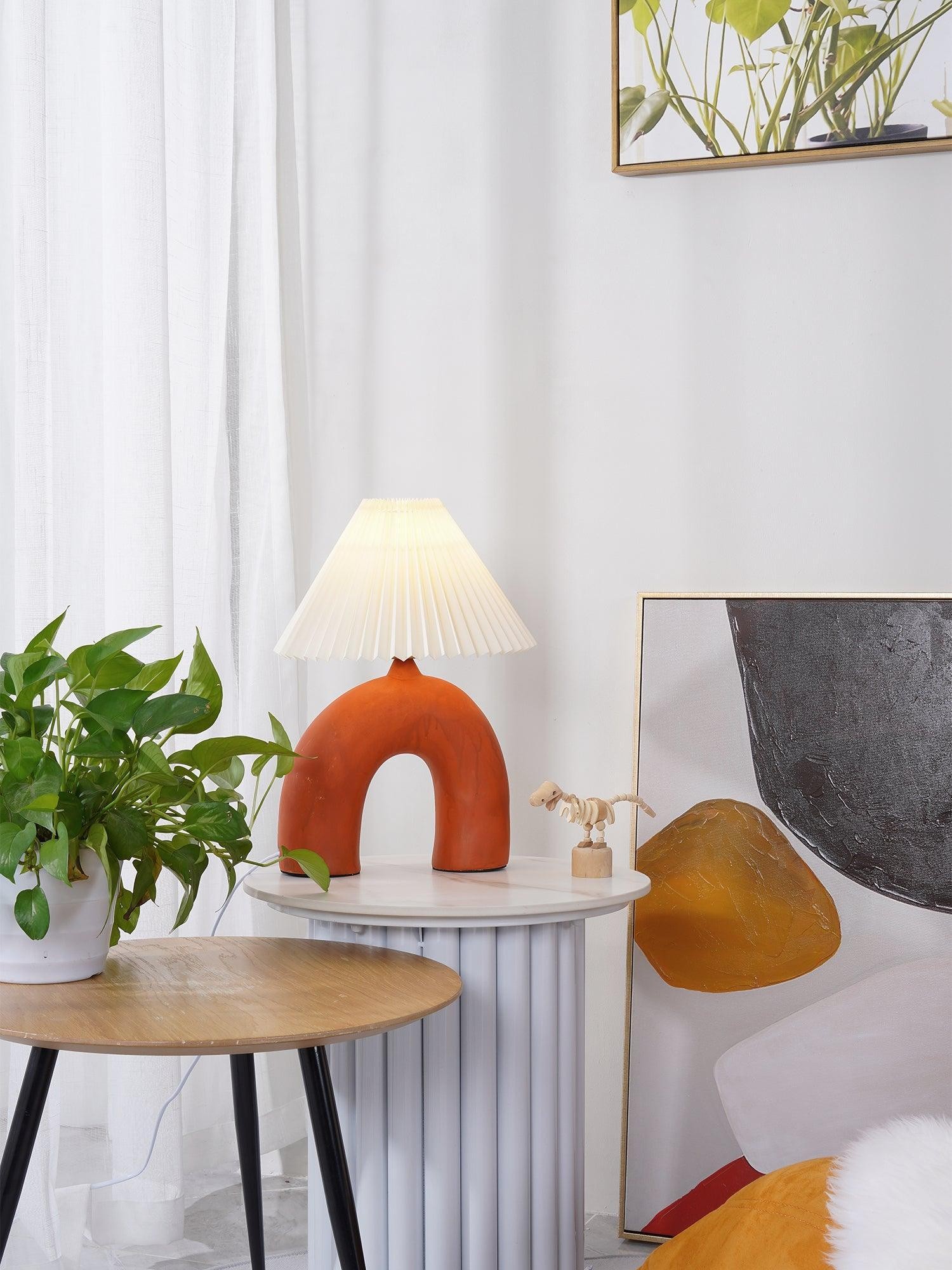 Arched Pleated Table Lamp M495