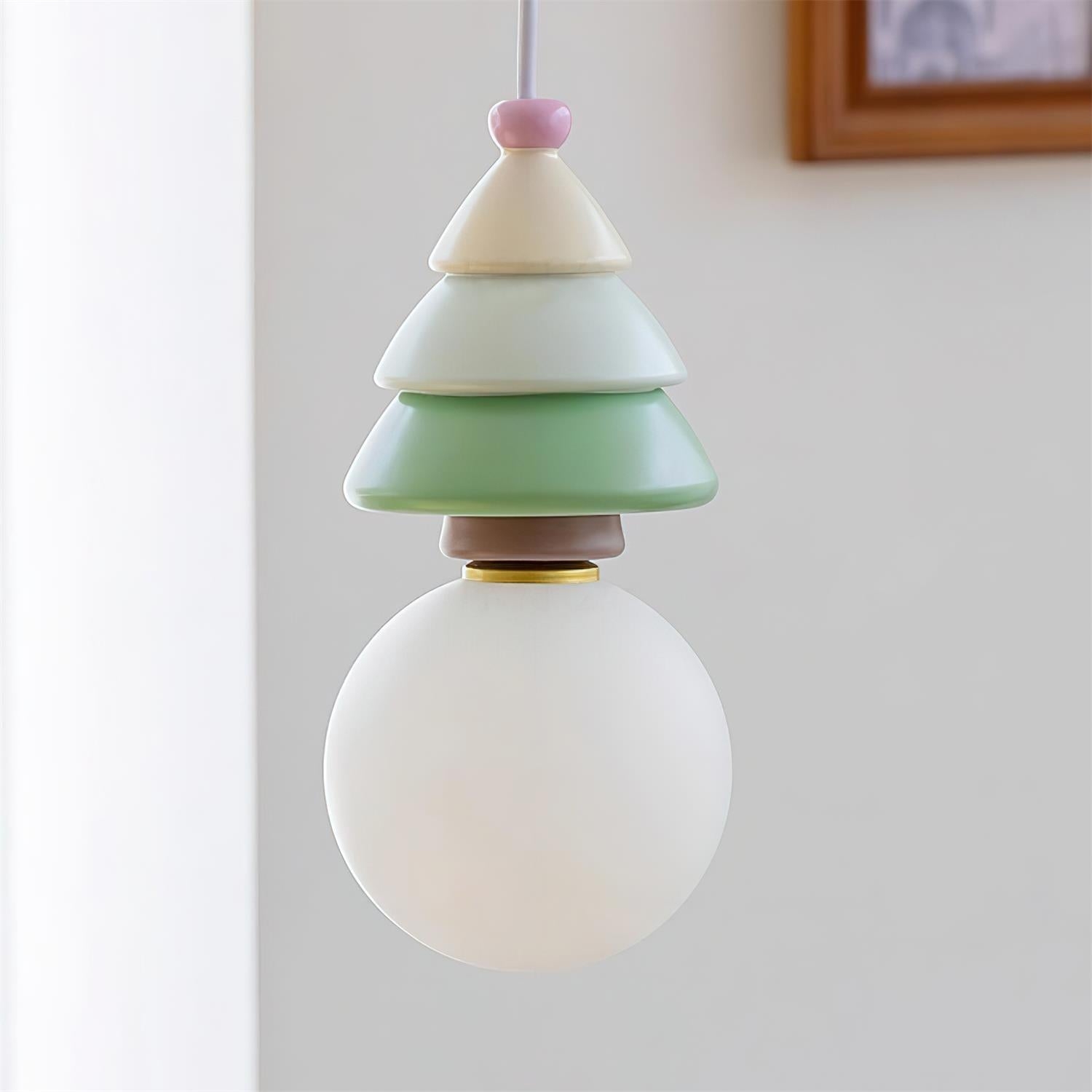 Lampa wisząca Luma Globe w aranżacji ściany wewnętrznej