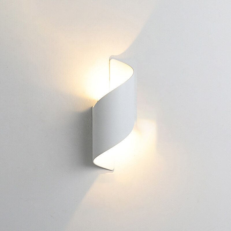 Modern Curl Twisted LED Wall Light M137