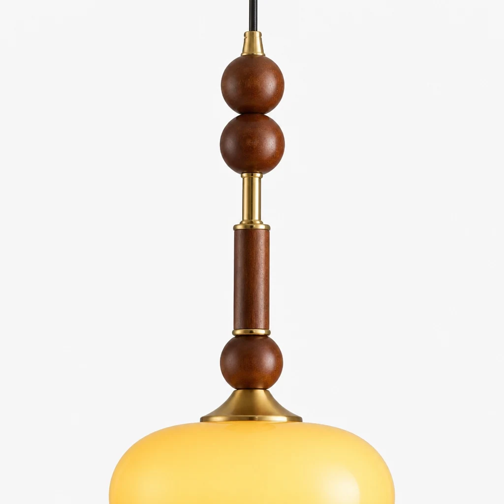 Zbliżenie szczegółów wykończenia drewna, metalu i klosza lampy wiszącej z serii Retro Solid Wood