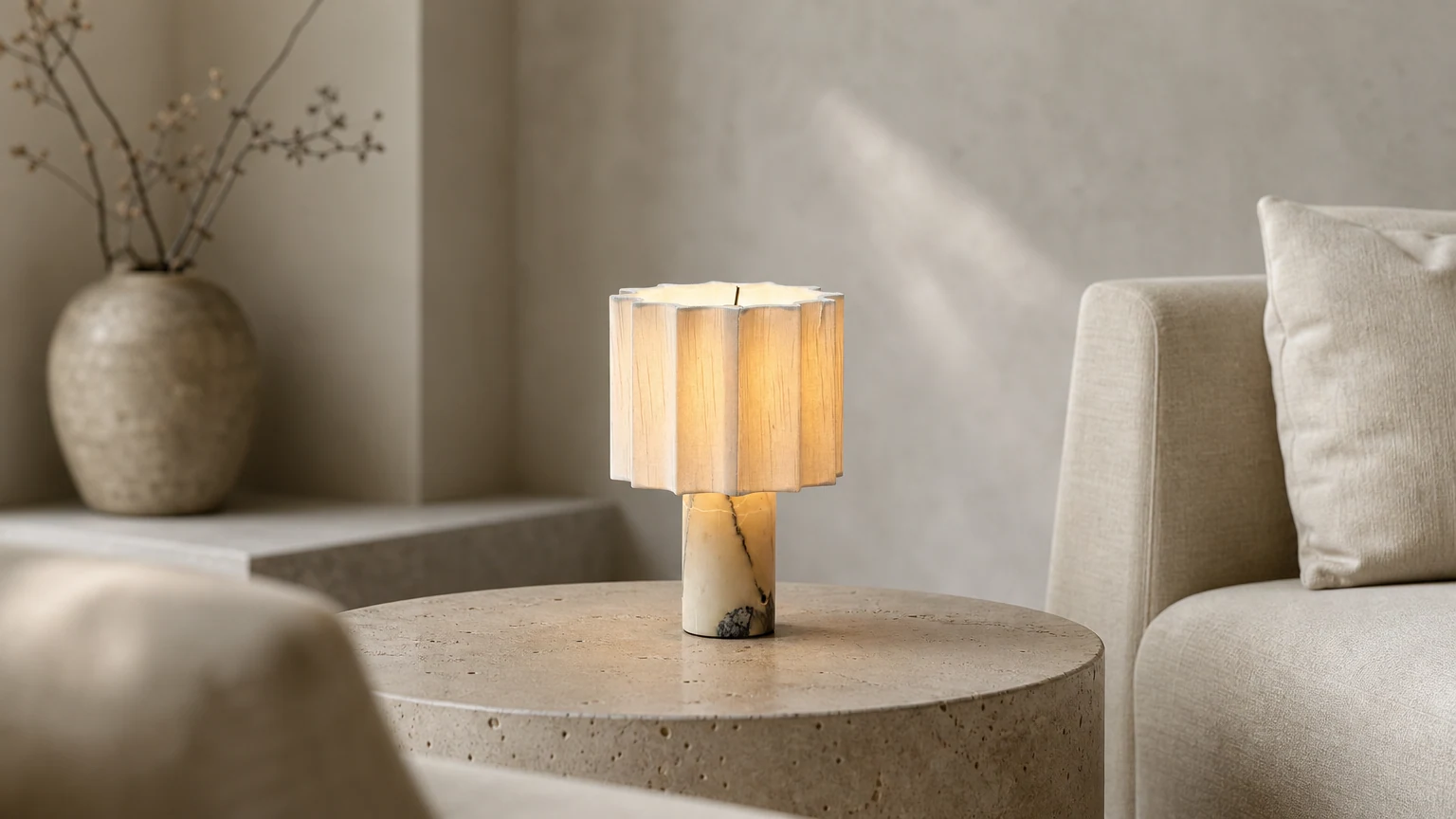 Lampa stołowa Valli D668 w ciepłej oprawie wnętrza