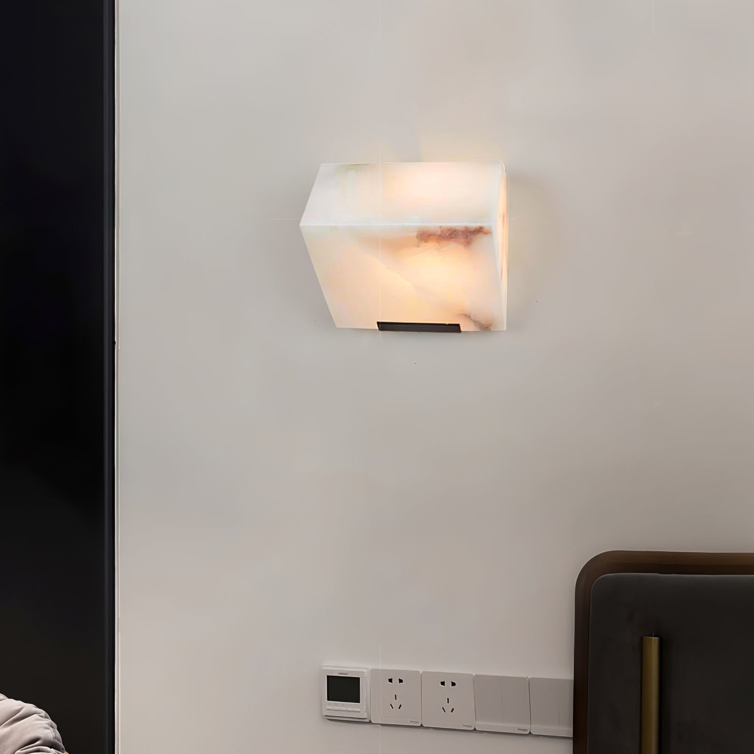 Alabaster Staircase Wall Lamp D648