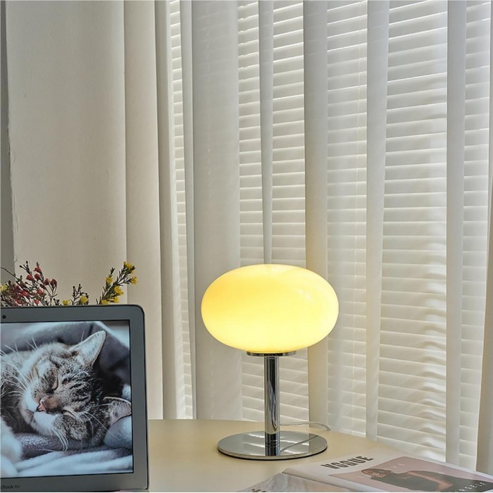 Minimalist Bauhaus Glass Table Lamp S20