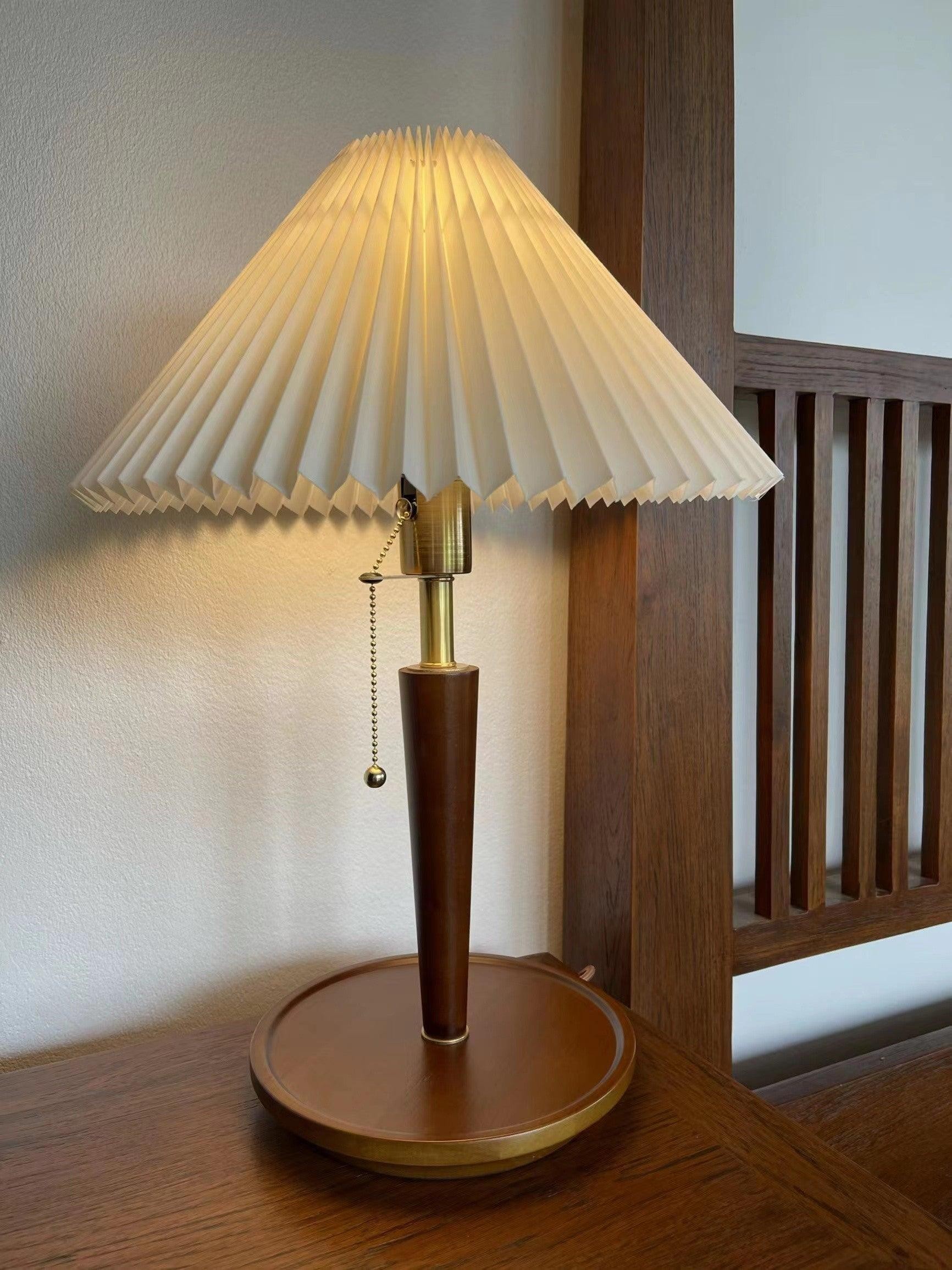 Nordic Retro Pleated Fabric Wooden Table Lamp For Bedroom M480