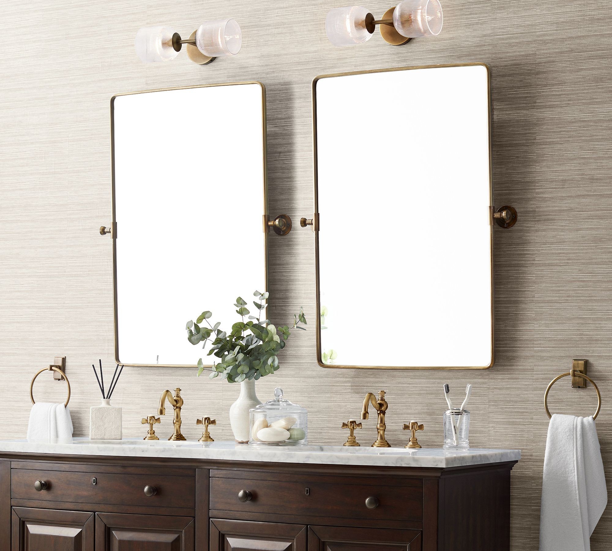Bravira Ribbed Glass Sconce - Metal Wall Light with Clear Glass Shade T074